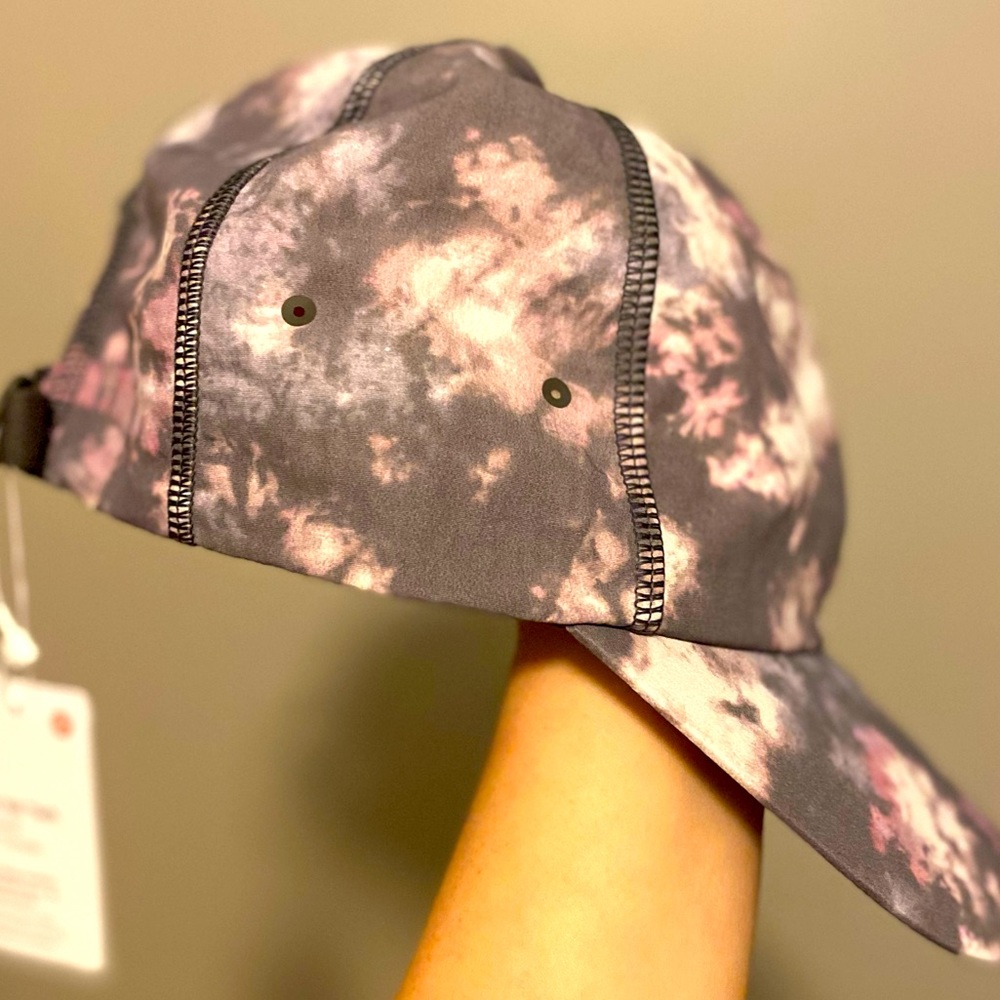 LULULEMON BALLER HAT. WOMENS ONE SIZE